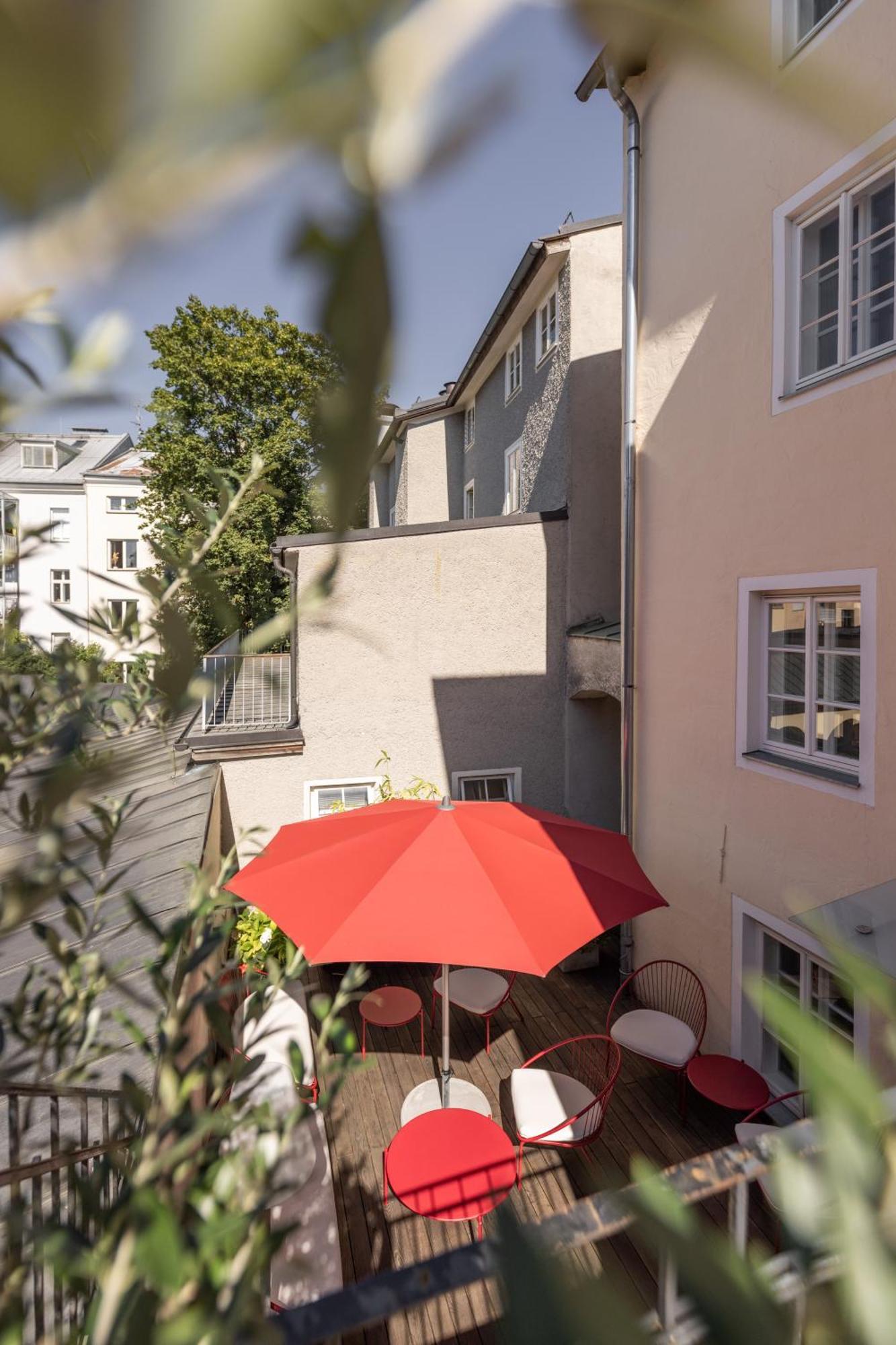 Boutiquehotel Amadeus Hotel 4*